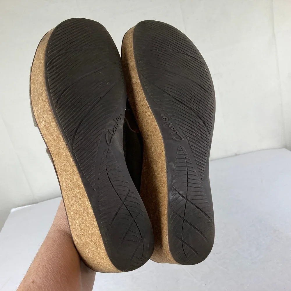 Clarks Wedge Sandals Womens 9M Taupe Grey Leather Cork Platform Slingback - Picture 8 of 8